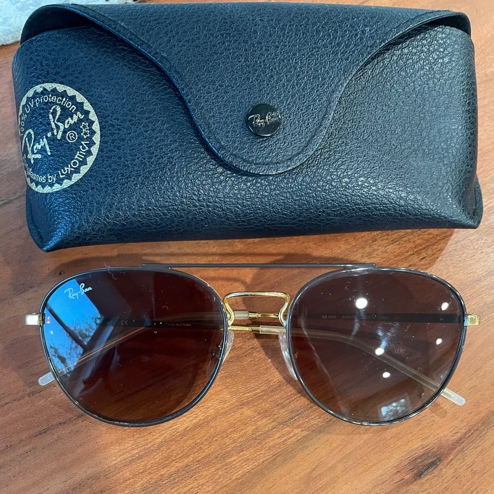 Rayban sunglasss with case